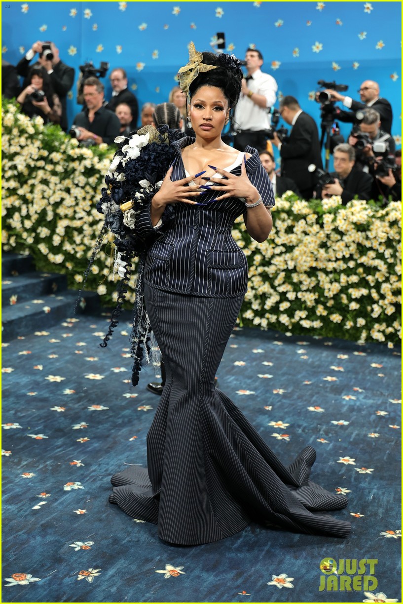 Nicki Minaj is a Beauty in Thom Browne at Met Gala 2025: Photo 5153887 ...