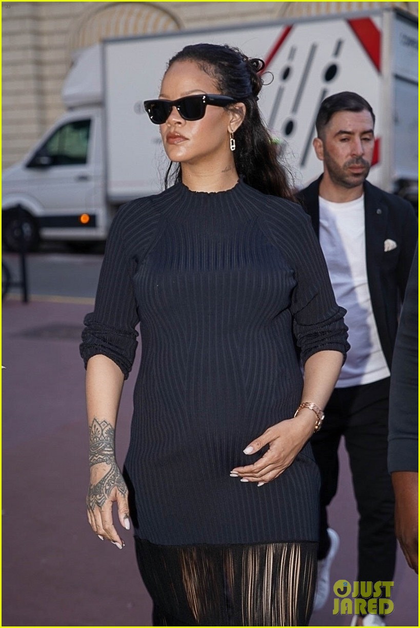 Pregnant Rihanna Wears BumpHugging Black Dress While Shopping in