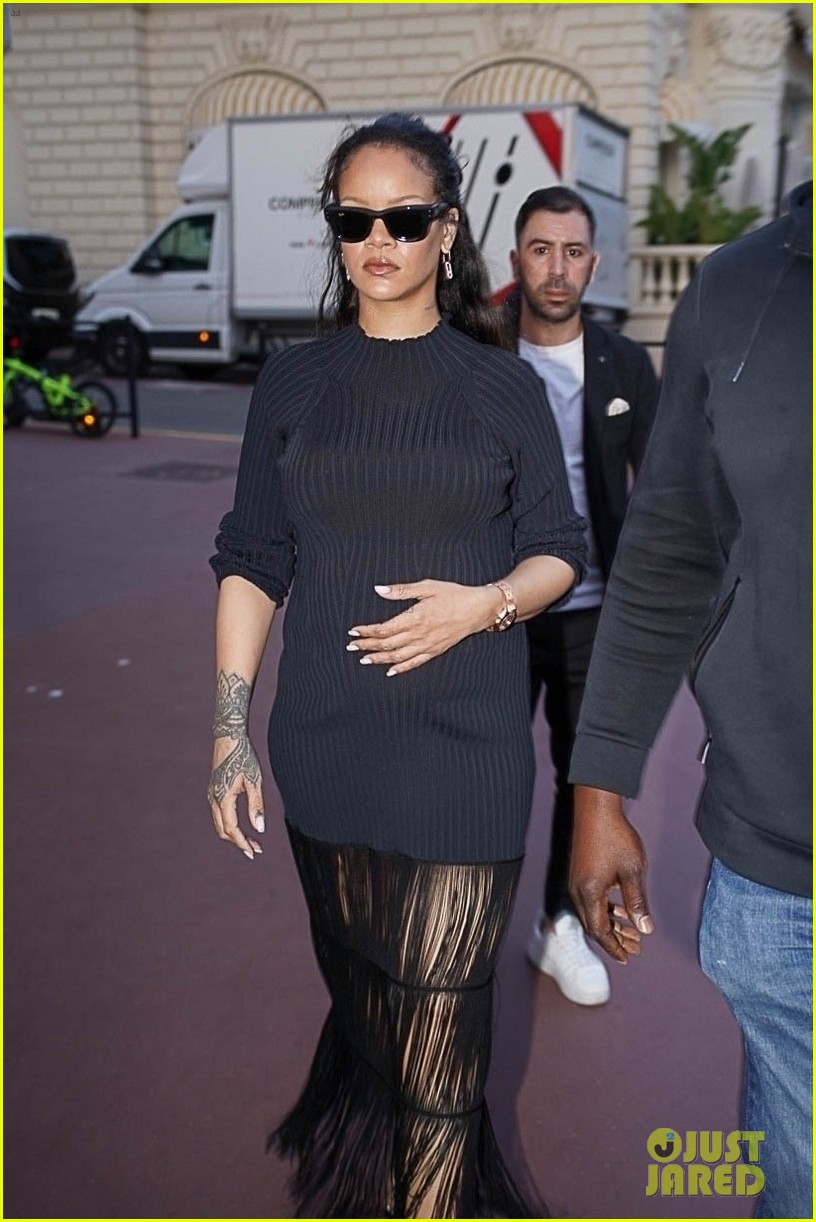 Pregnant Rihanna Wears BumpHugging Black Dress While Shopping in