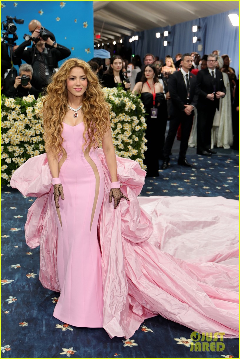 Shakira Stuns in a Pink Prabal Gurung Gown With a Massive Train at Met