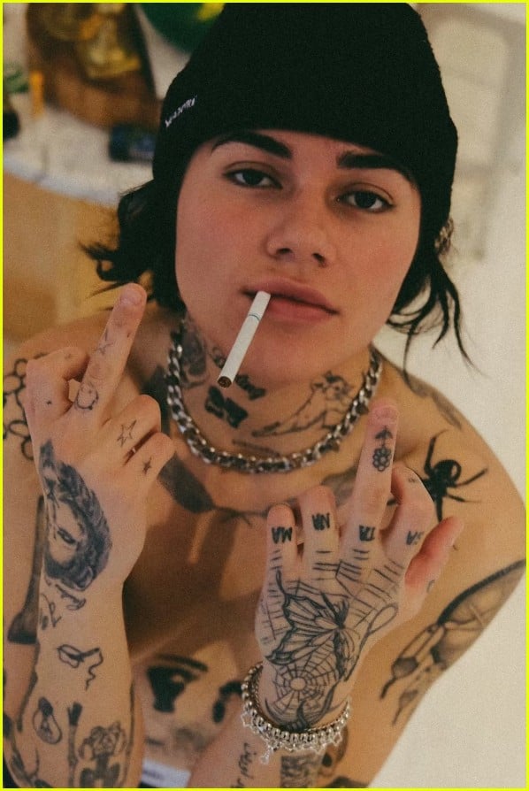 get-to-know-singer-chloe-star-with-these-10-fun-facts-watch-her-new