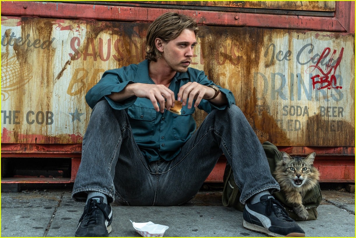 Austin Butler & Zoe Kravitz Heat Up 'Caught Stealing' Trailer Watch