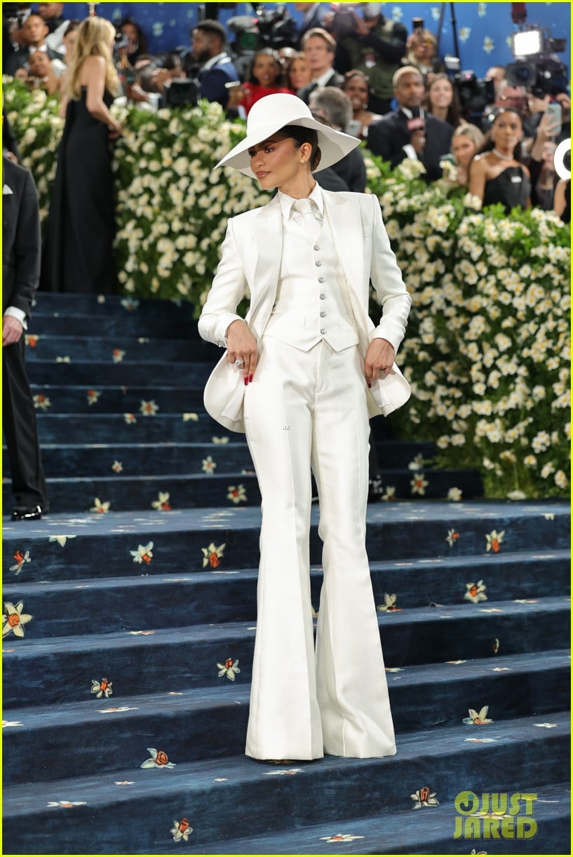 Zendaya Suits Up In Full White Look for Met Gala 2025: Photo 5153133