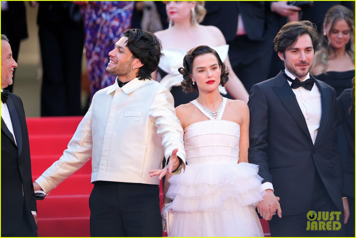 Zoey Deutch Stuns In White Chanel Gown At Cannes Film Festival 2025 For Zoey Deutch French Movie Cannes Film 2025 45