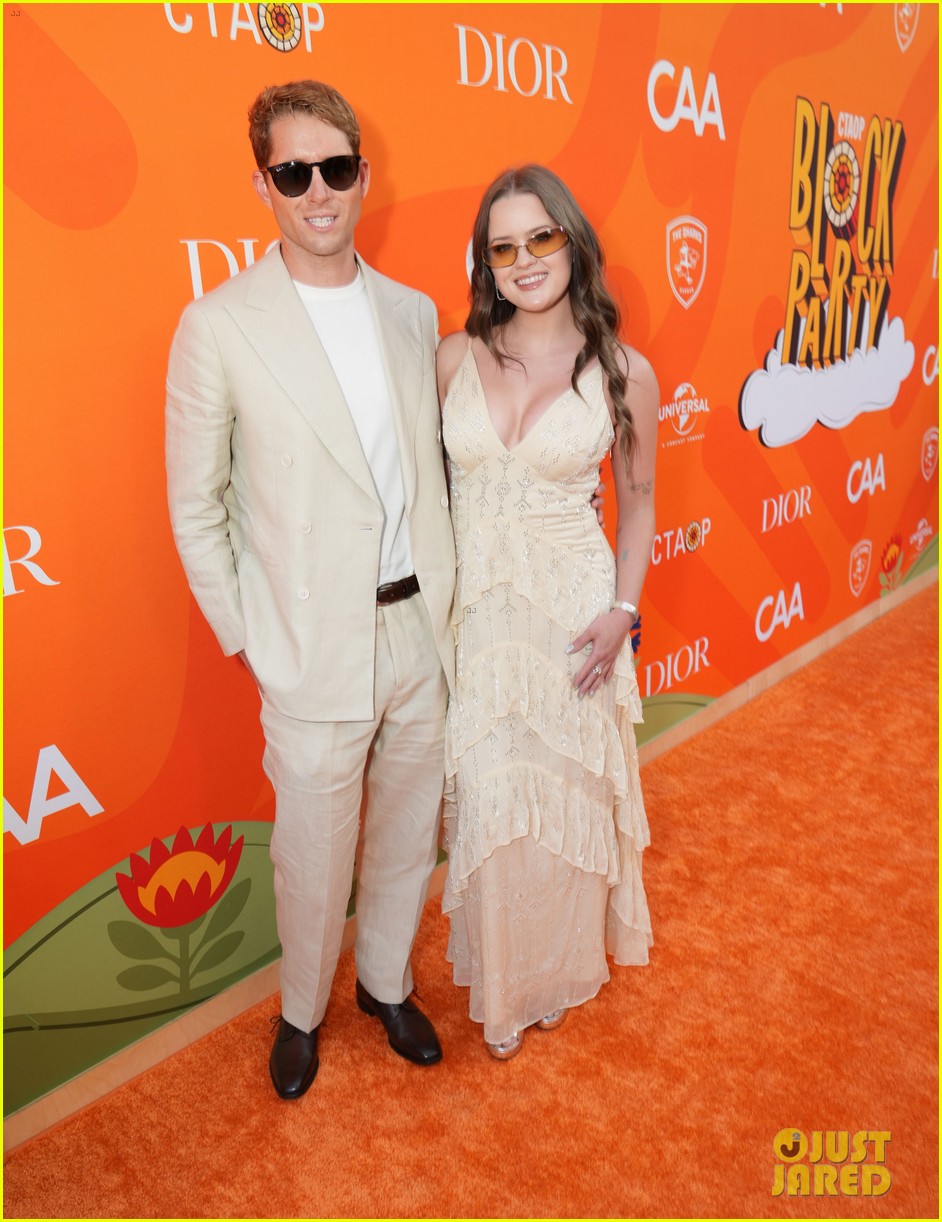 Ava Phillippe & Boyfriend Dakota Brubaker Make Red Carpet Debut After