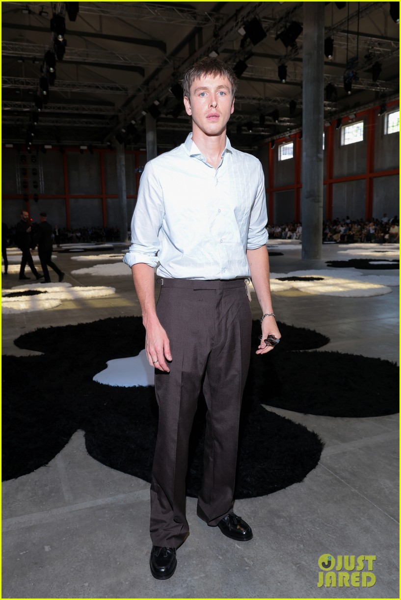 Benedict Cumberbatch, Archie Madekwe & Benito Skinner Sit Front Row at ...