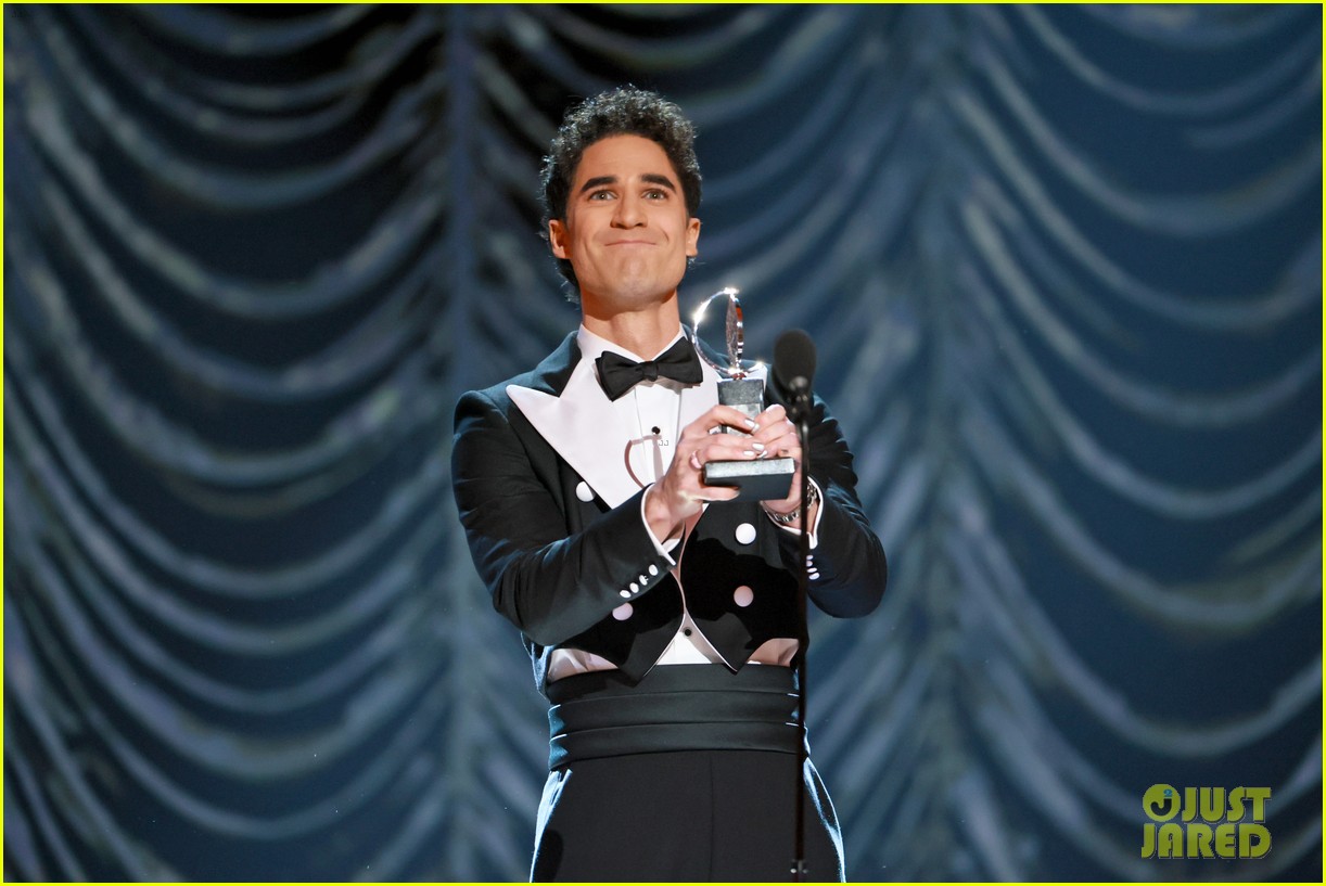 'Maybe Happy Ending' Leads Tonys 2025 Wins as Darren Criss Takes Home(02)