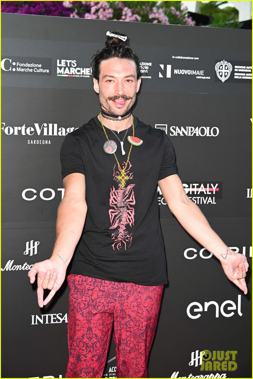 Ezra Miller Holds Hands with MillaAlexia Gojkovic During Another