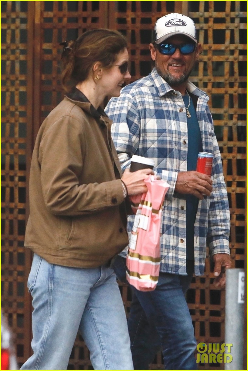 Lana Del Rey & Husband Jeremy Dufrene Are All Smiles Strolling Together(02)