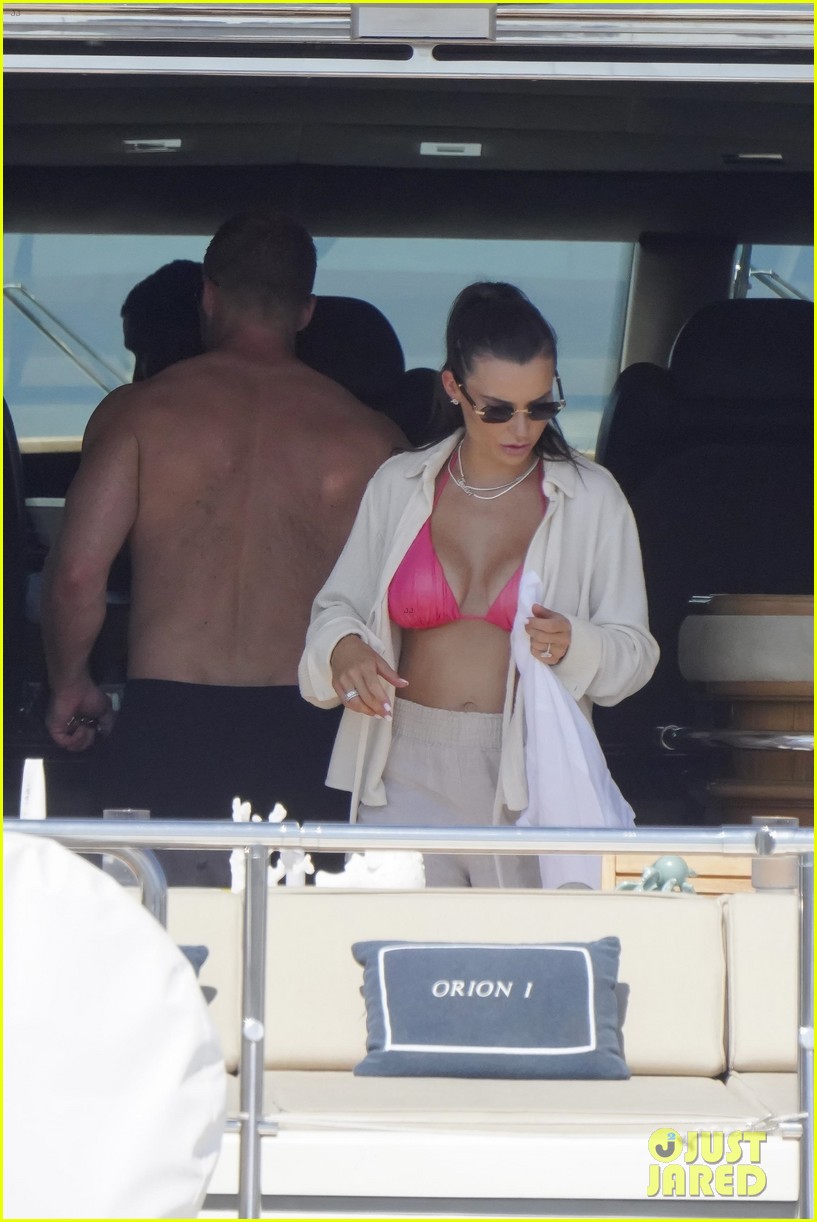 NFL Coach Sean McVay Bares Ripped Body While Going Shirtless in France