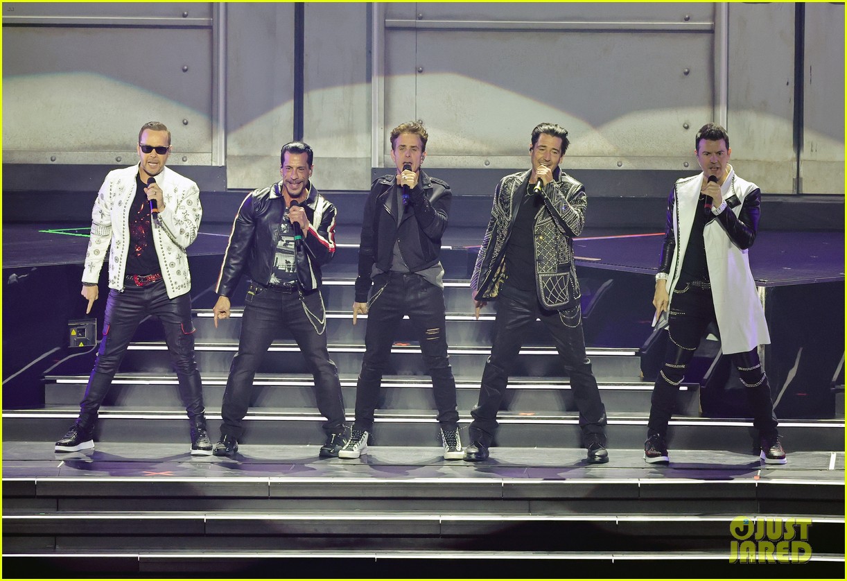 New Kids on the Block Vegas Residency Set List Revealed After Opening(02)