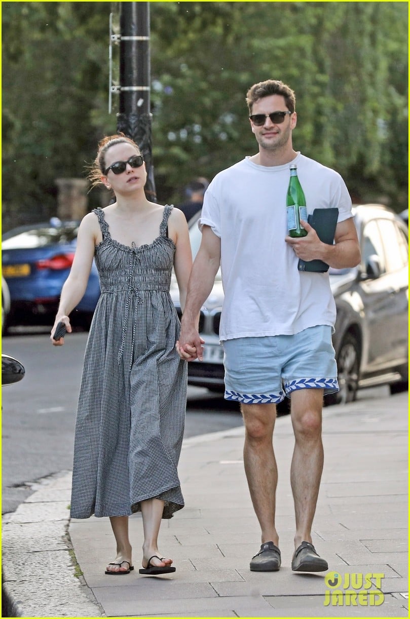 Daisy Ridley & Husband Tom Bateman Hold Hands on Walk Around London's