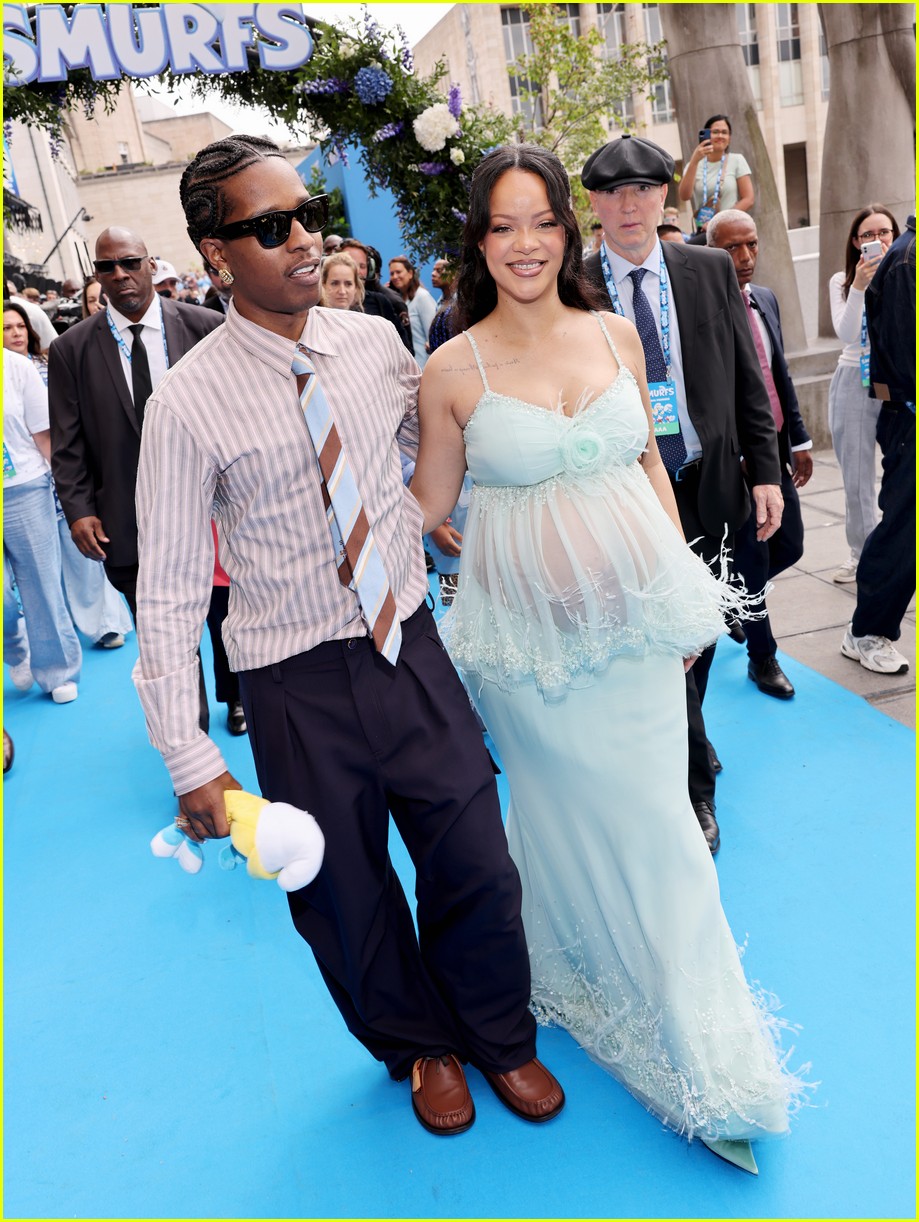Pregnant Rihanna Cradles Baby Bump in Baby Blue Dress at 'Smurfs(02)