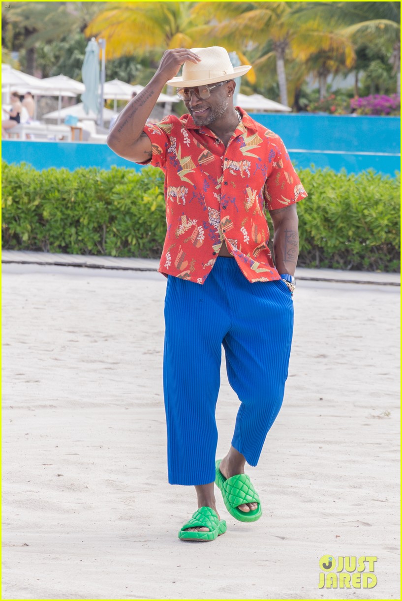 taye diggs sandals vacation 025173774