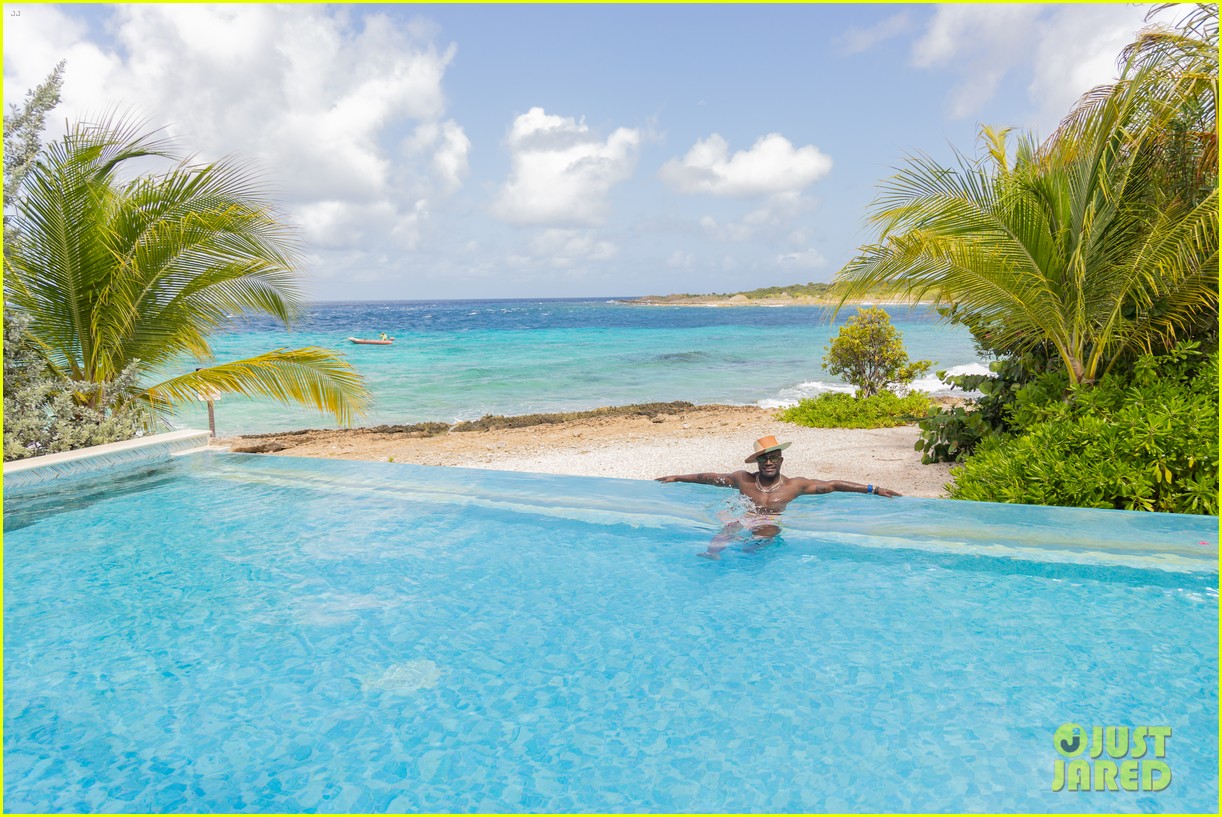 taye diggs sandals vacation 035173775