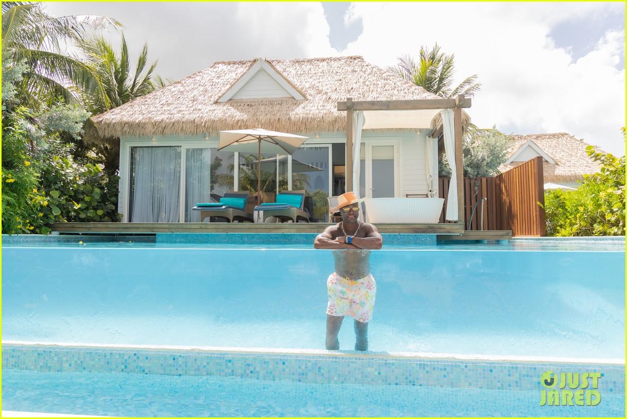 taye diggs sandals vacation 055173777