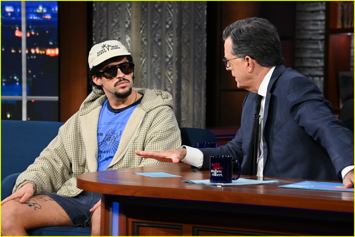 Bad Bunny Reveals His Mom's Reaction to His Steamy Calvin Klein(01)