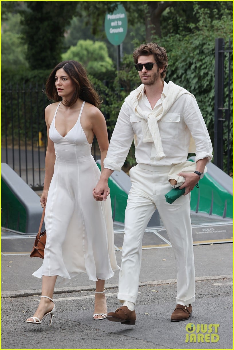 Andrew Garfield & Monica Barbaro Couple Up at Wimbledon 2025, Share