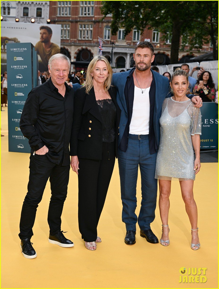 Chris Hemsworth is Joined by Wife Elsa Pataky \u0026 Twin Sons at 'Limitless:  Live Better Now' Premiere in London!: Photo 5184316 | Celebrity Babies,  Chris Hemsworth, Craig Hemsworth, Elsa Pataky, Gabriella Brooks,, image size:927x1222