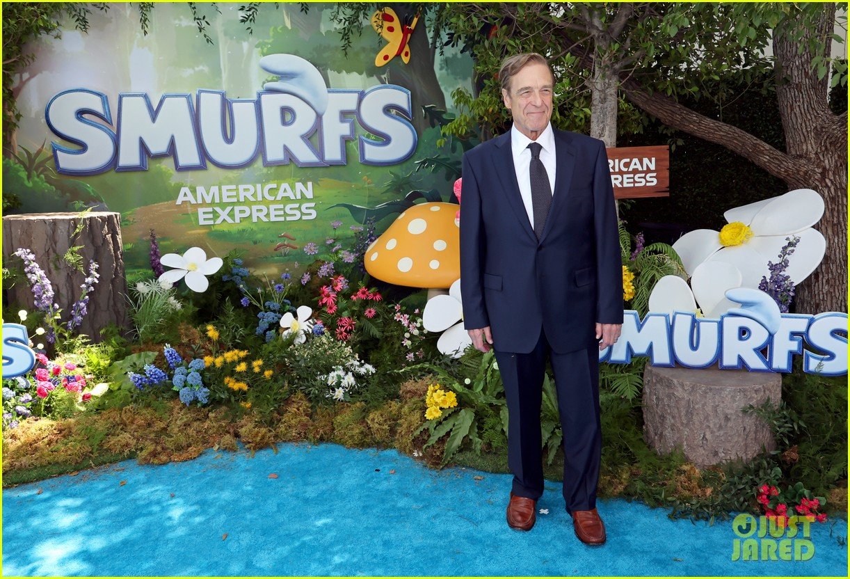 John Goodman Shows Off His 200Pound Weight Loss at 'Smurfs' Premiere