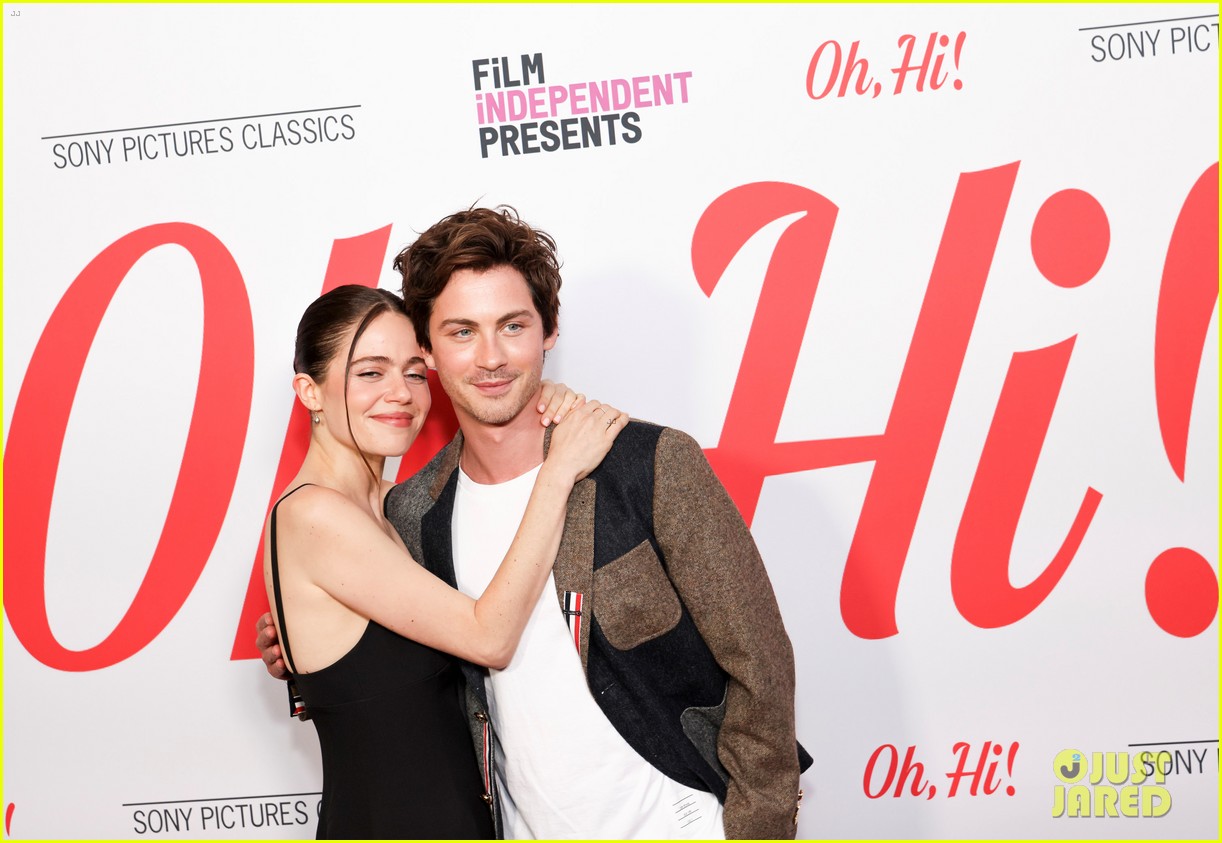 logan lerman molly gordon oh hi premiere 035181447