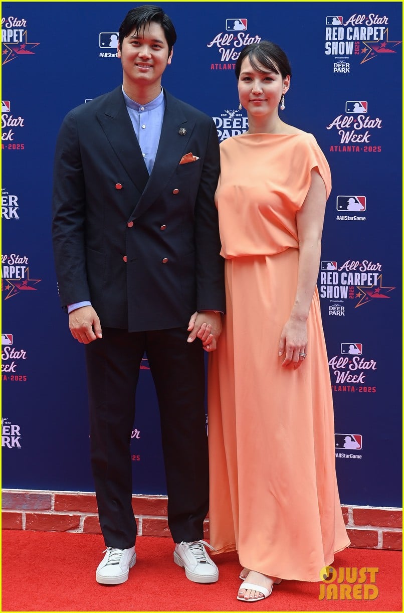 Shohei Ohtani & Wife Mamiko Make Rare Red Carpet Appearance Together at