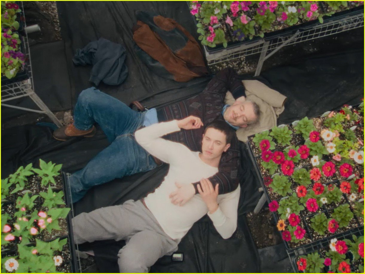 Tom Blyth Plays Cop Who Falls in Love with Russell Tovey, His Target, in 'Plainclothes' Movie - Watch the Trailer: Photo 5189989 | Amy Forsyth, Christian Cooke, Gabe Fazio, Maria Dizzia, Movies,