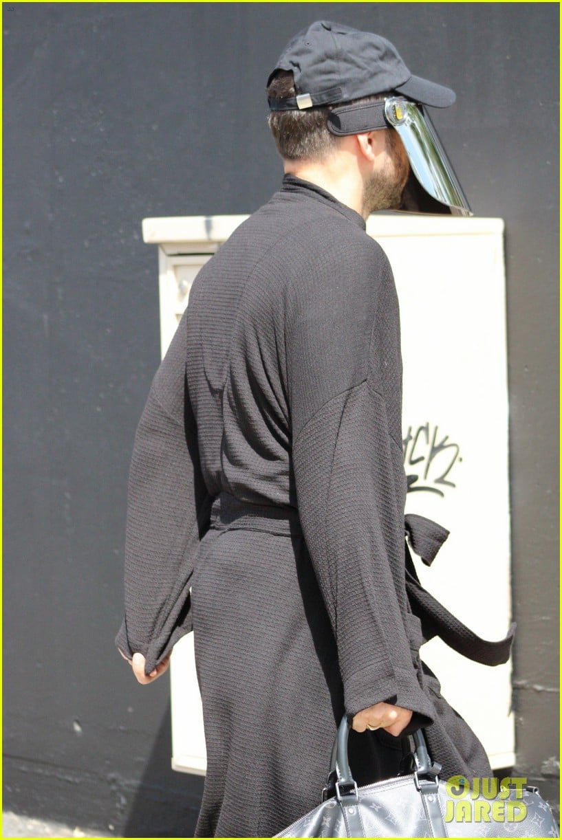 Rumored 'DWTS' Contestants Arrive at Studio with Faces Hidden as Fans