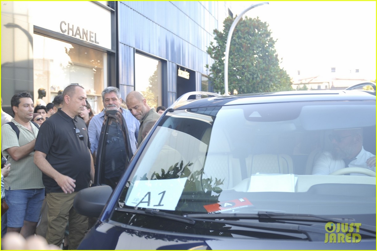 Jennifer Lopez Spotted Shopping in Istanbul Amid Reports She Was Denied