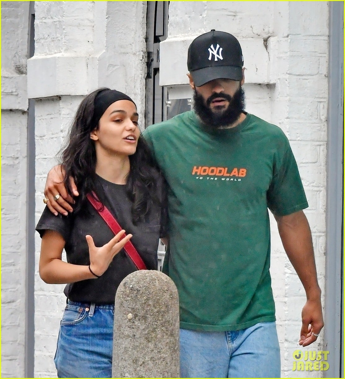 rachel-zegler-spotted-on-london-stroll-with-new-boyfriend-nathan-louis