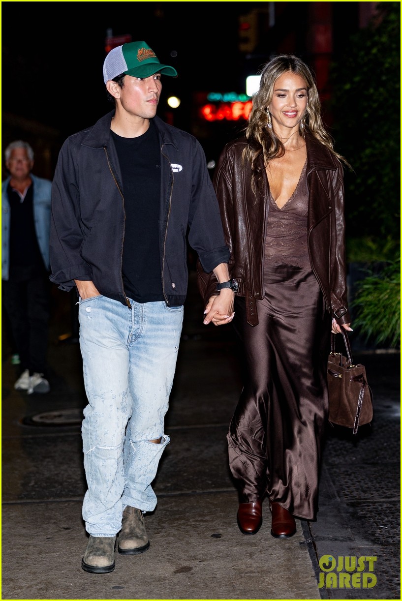 Jessica Alba & Danny Ramirez Hold Hands, Hang with Him's Marlon Wayans