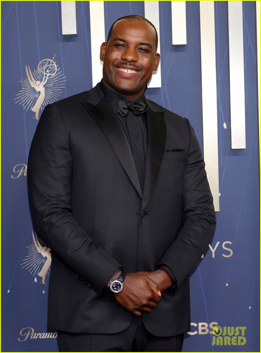 the bear stars at emmy awards 015203414