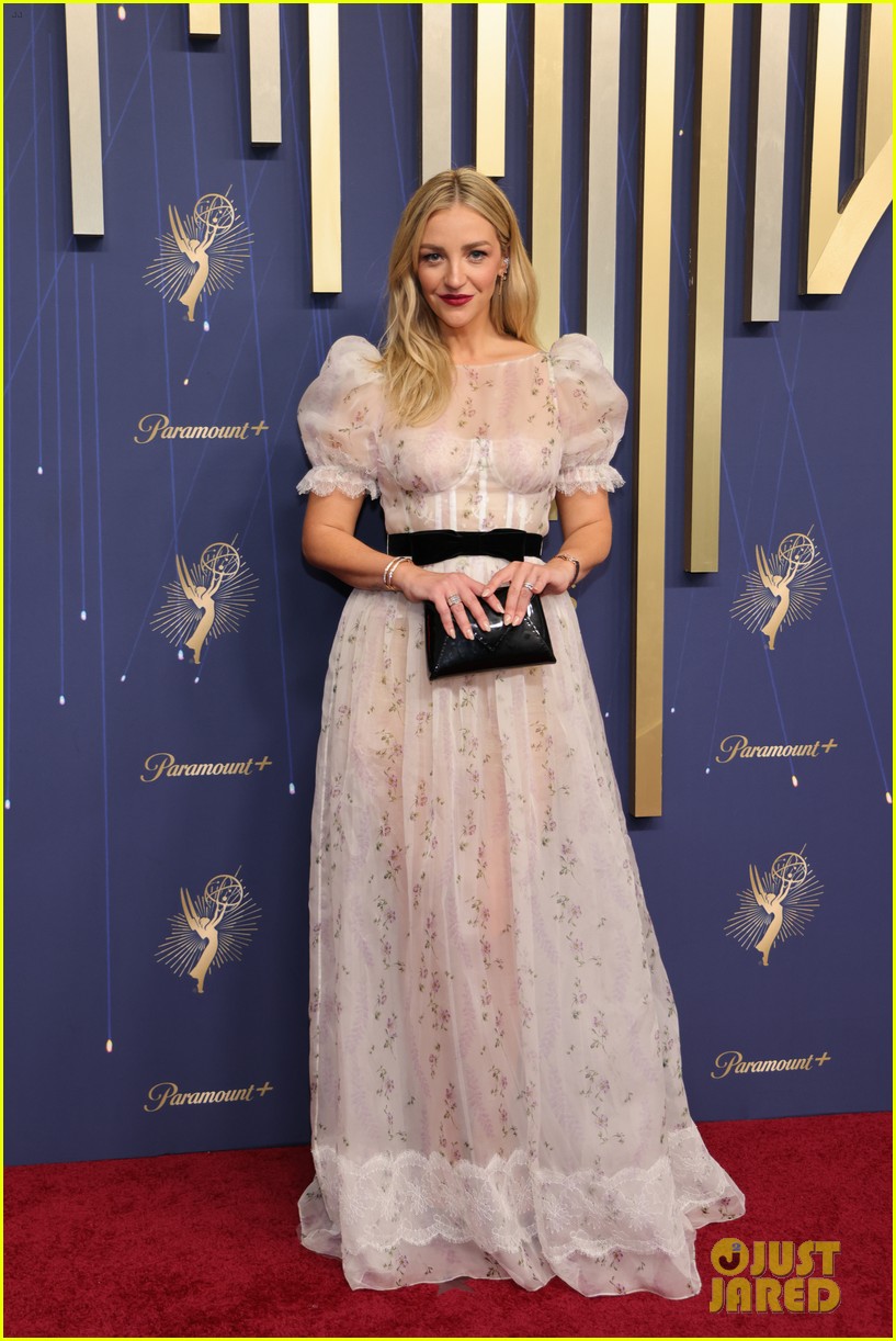 the bear stars at emmy awards 035203416