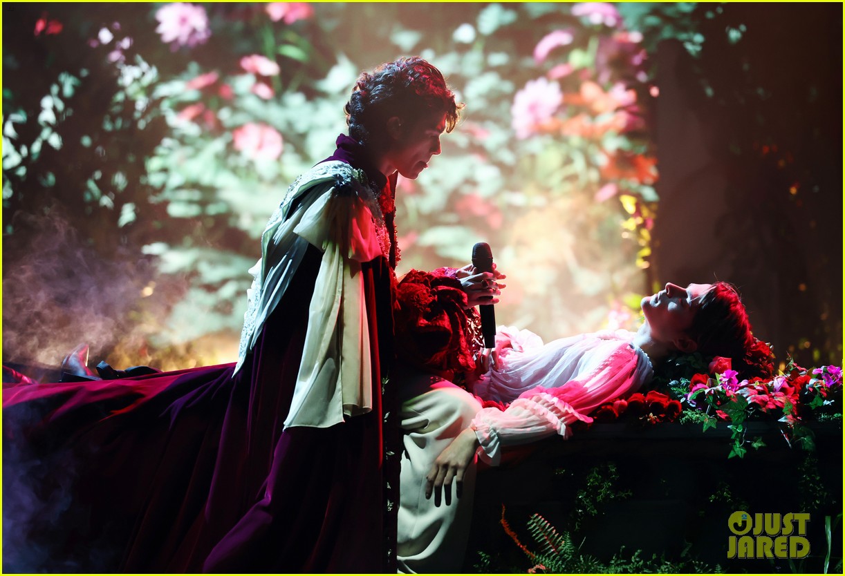 Conan Gray Gives Romeo & Juliet Themed Performance of 'Vodka Cranberry ...