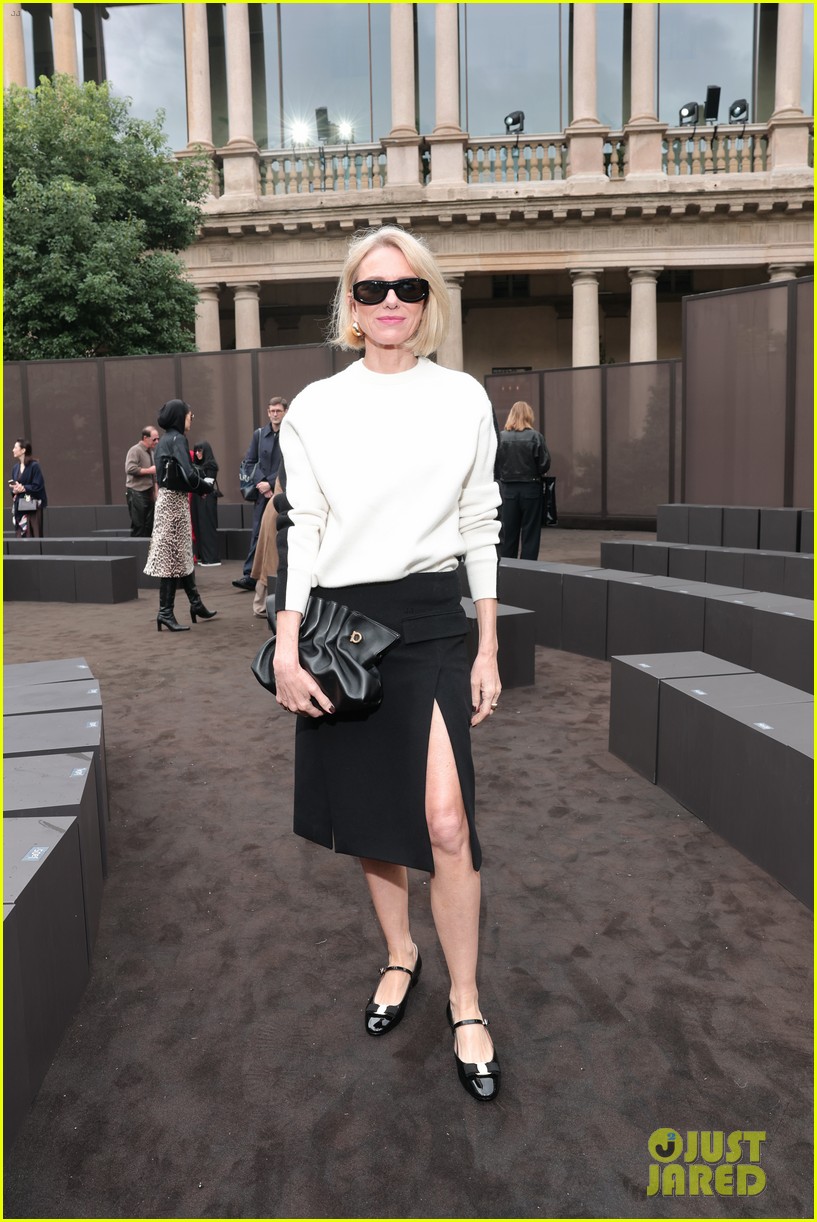 naomi-watts-solange-at-ferragamo-fashion-show-04.JPG