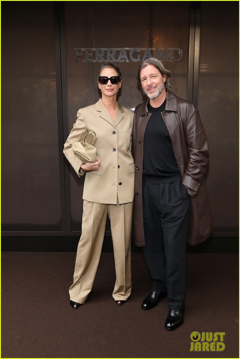 naomi-watts-solange-at-ferragamo-fashion-show-06.JPG