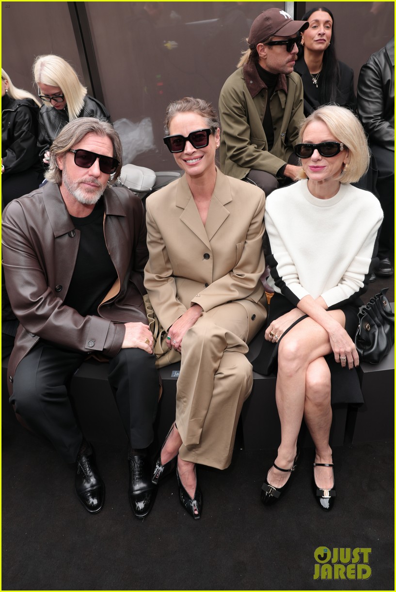 naomi-watts-solange-at-ferragamo-fashion-show-10.JPG