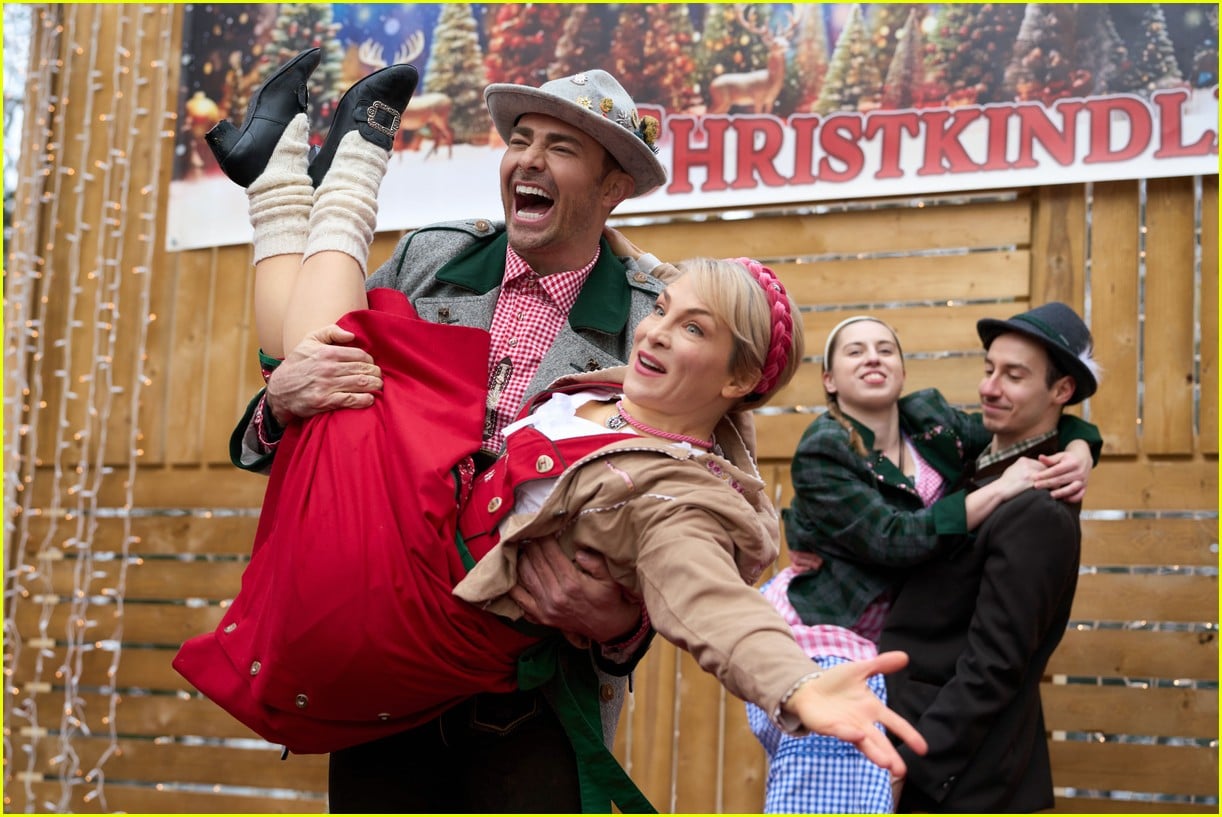 hallmark countdown to christmas schedule 0025205594