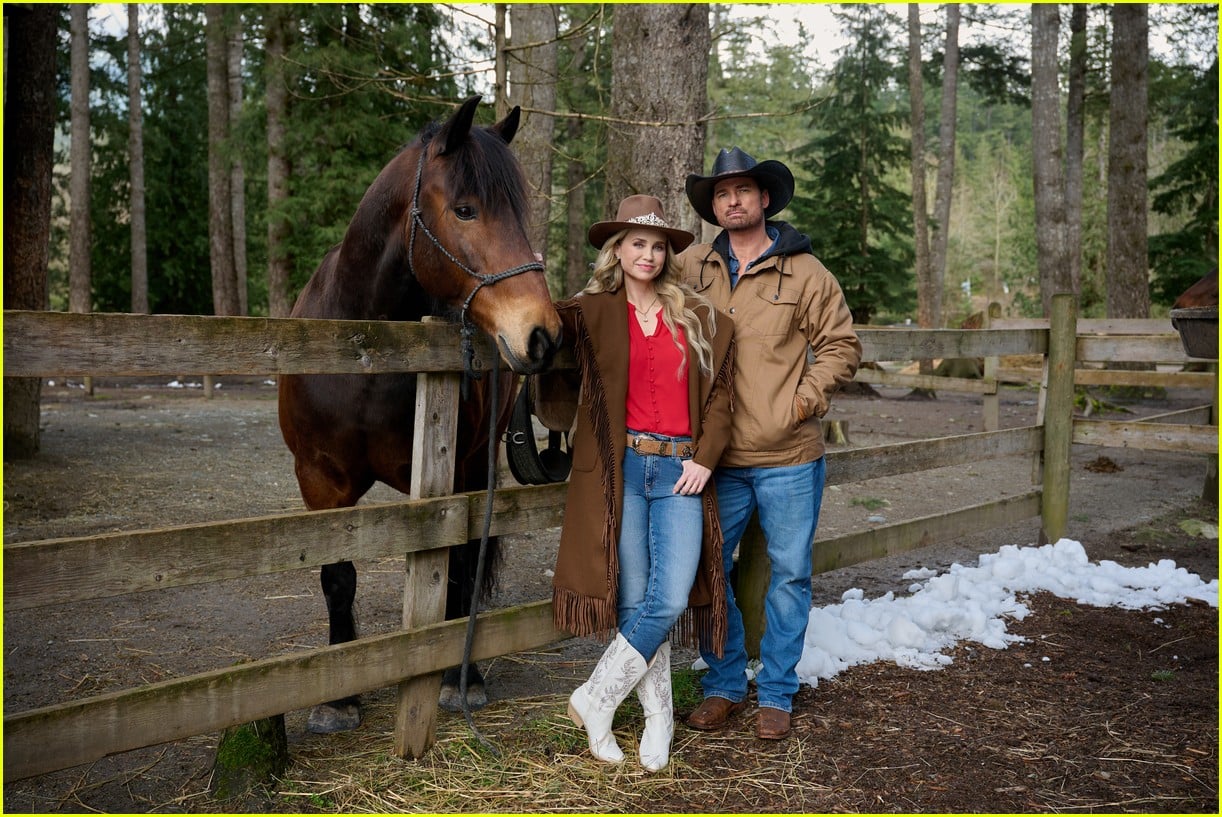 hallmark countdown to christmas schedule 0055205597