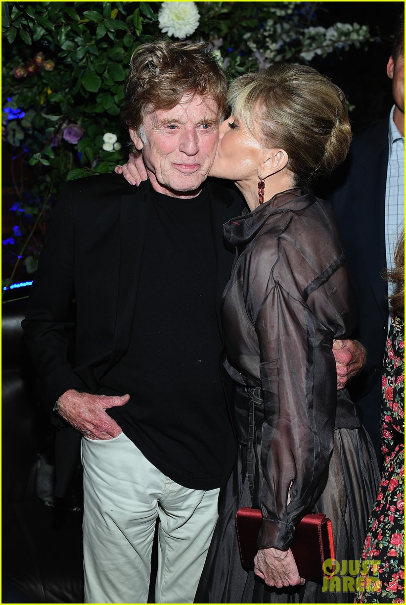 Jane Fonda Reacts to Frequent Collaborator Robert Redford's Death Read