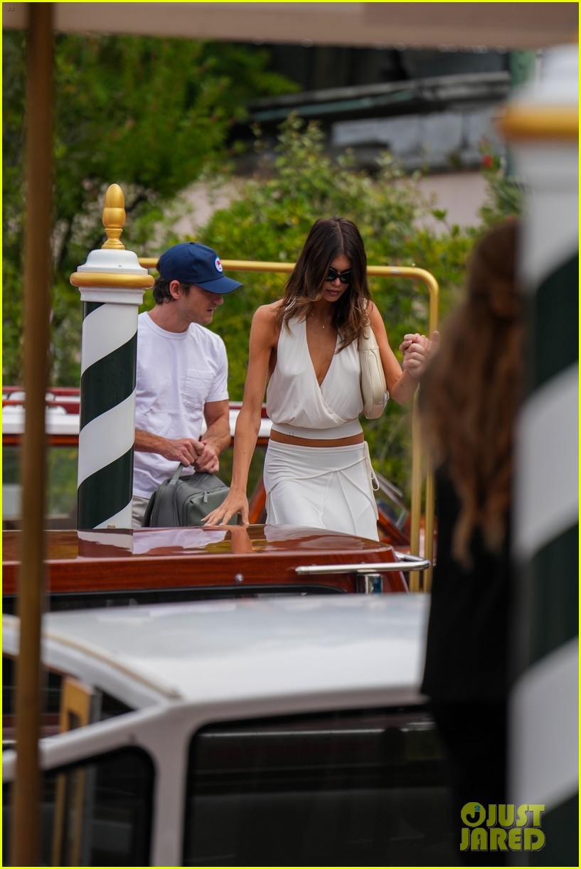 Kaia Gerber & Boyfriend Lewis Pullman Spotted Leaving Venice Together