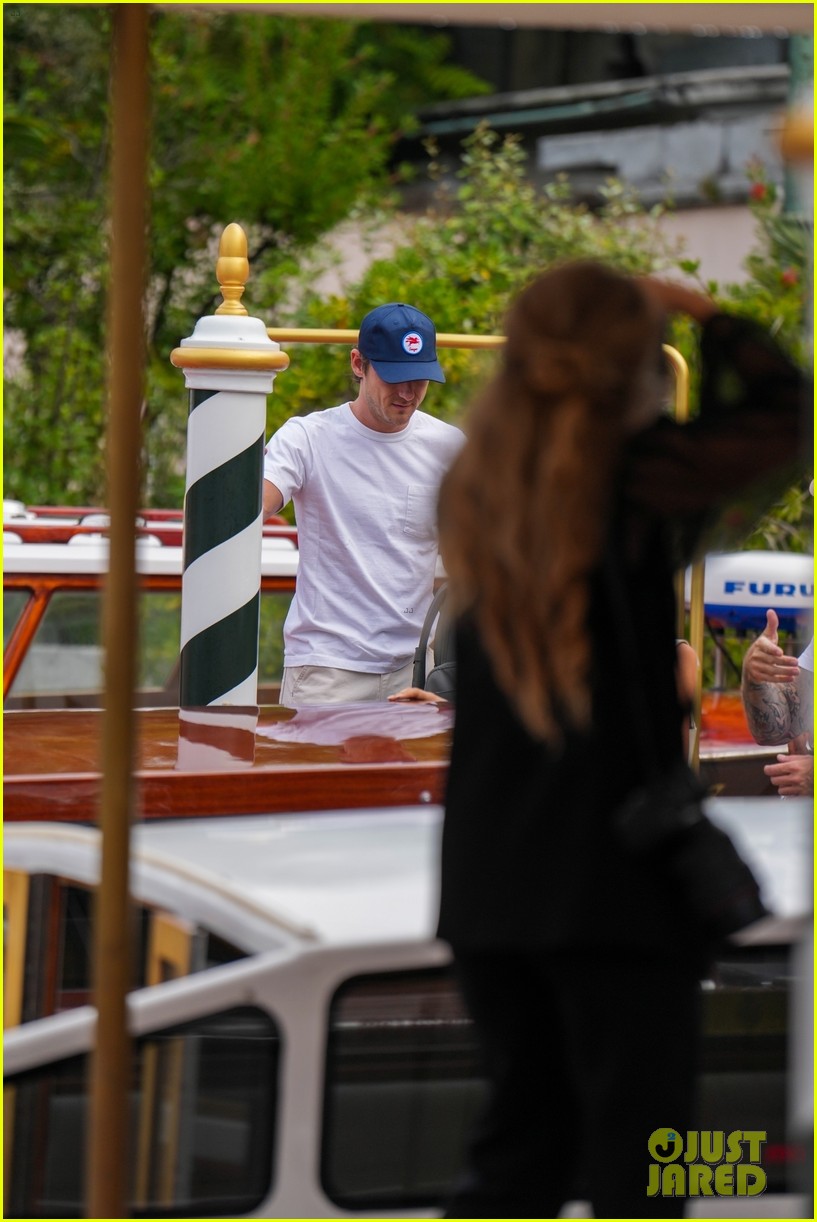 Kaia Gerber & Boyfriend Lewis Pullman Spotted Leaving Venice Together