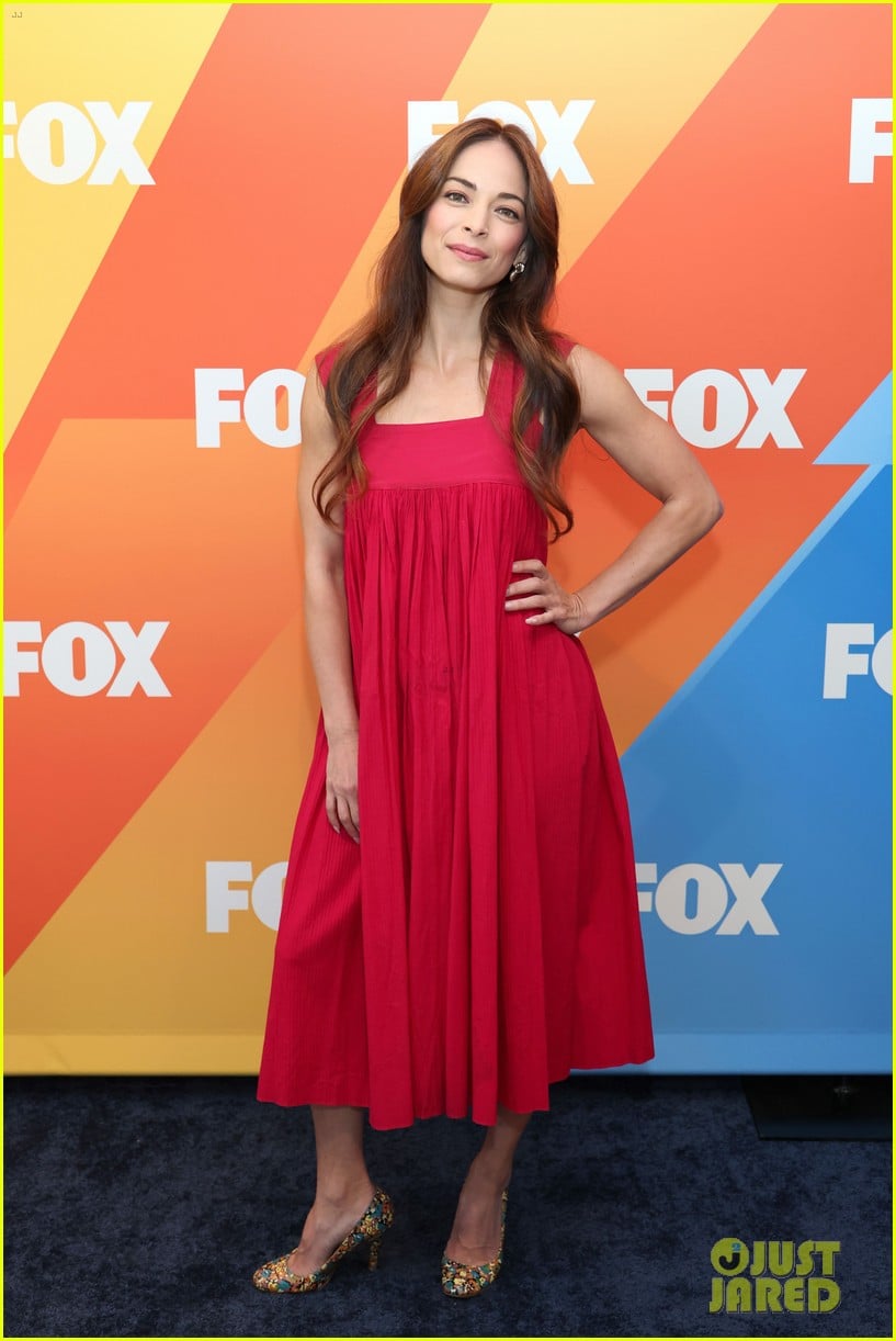 Smallville's Kristin Kreuk Makes Rare Red Carpet Appearance to Promote  'Murder in a Small Town' Season 2!: Photo 5204817 | Kristin Kreuk, Murder  In A Small Town, Rossif Sutherland Photos | Just Jared: Entertainment News, image size:817x1222