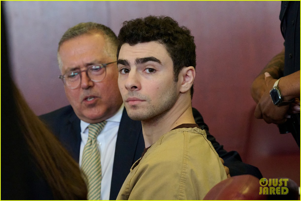 Luigi Mangione Photographed for First Time in Seven Months During Court(01)