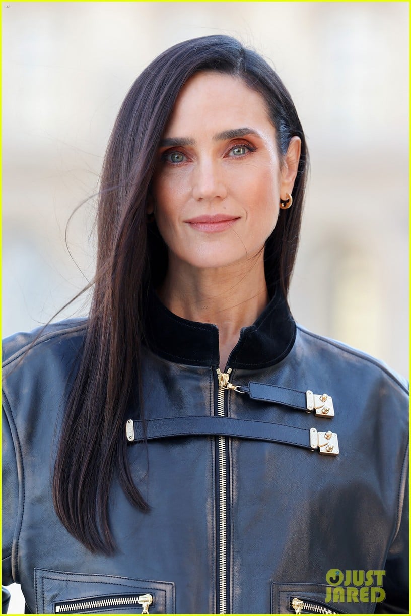 louis-vuitton-paris-fashion-week-show-2025-36.jpg