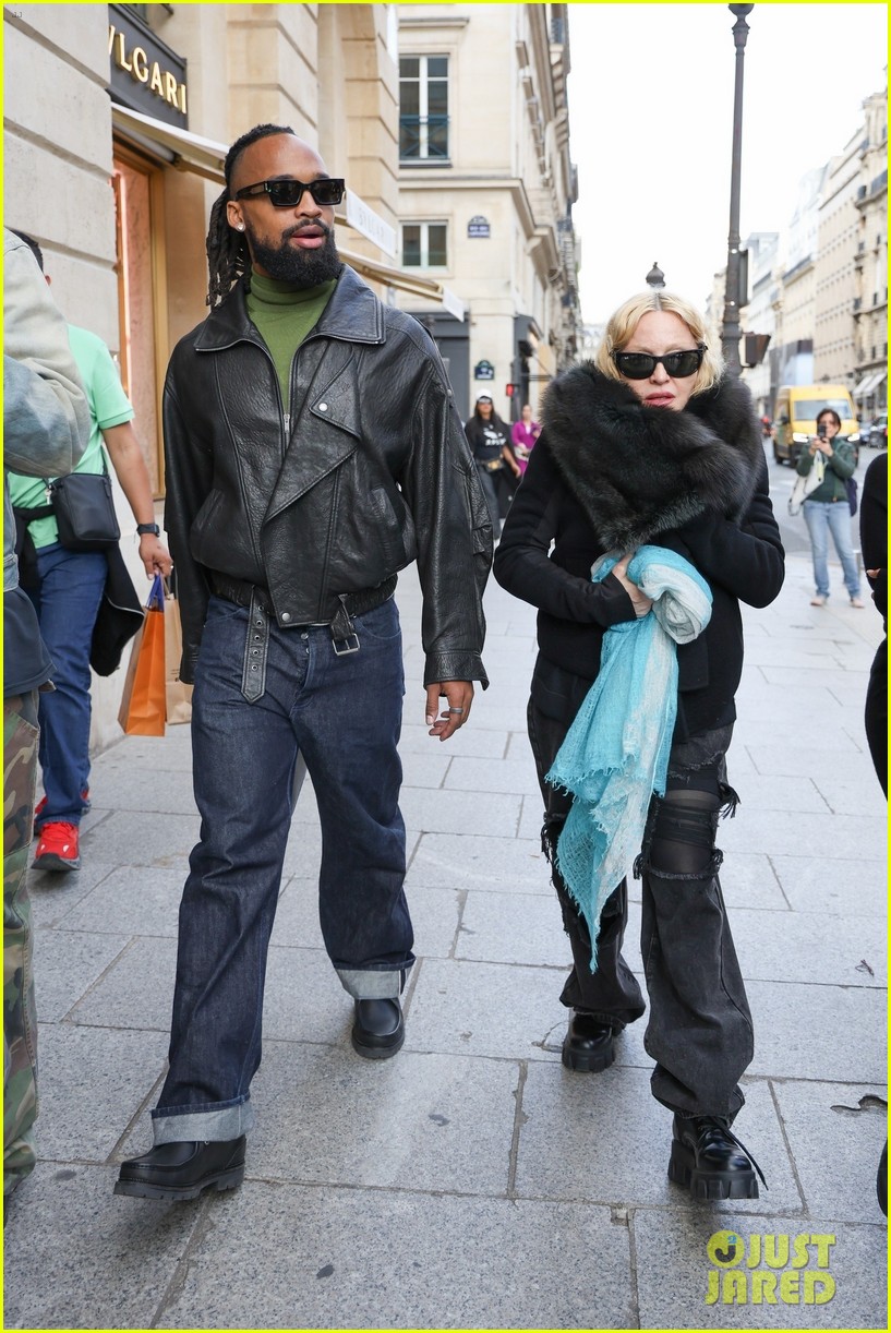 Madonna & Boyfriend Akeem Morris Enjoy Parisian Stroll During Paris
