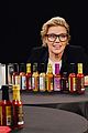 kate mckinnon hot ones 04