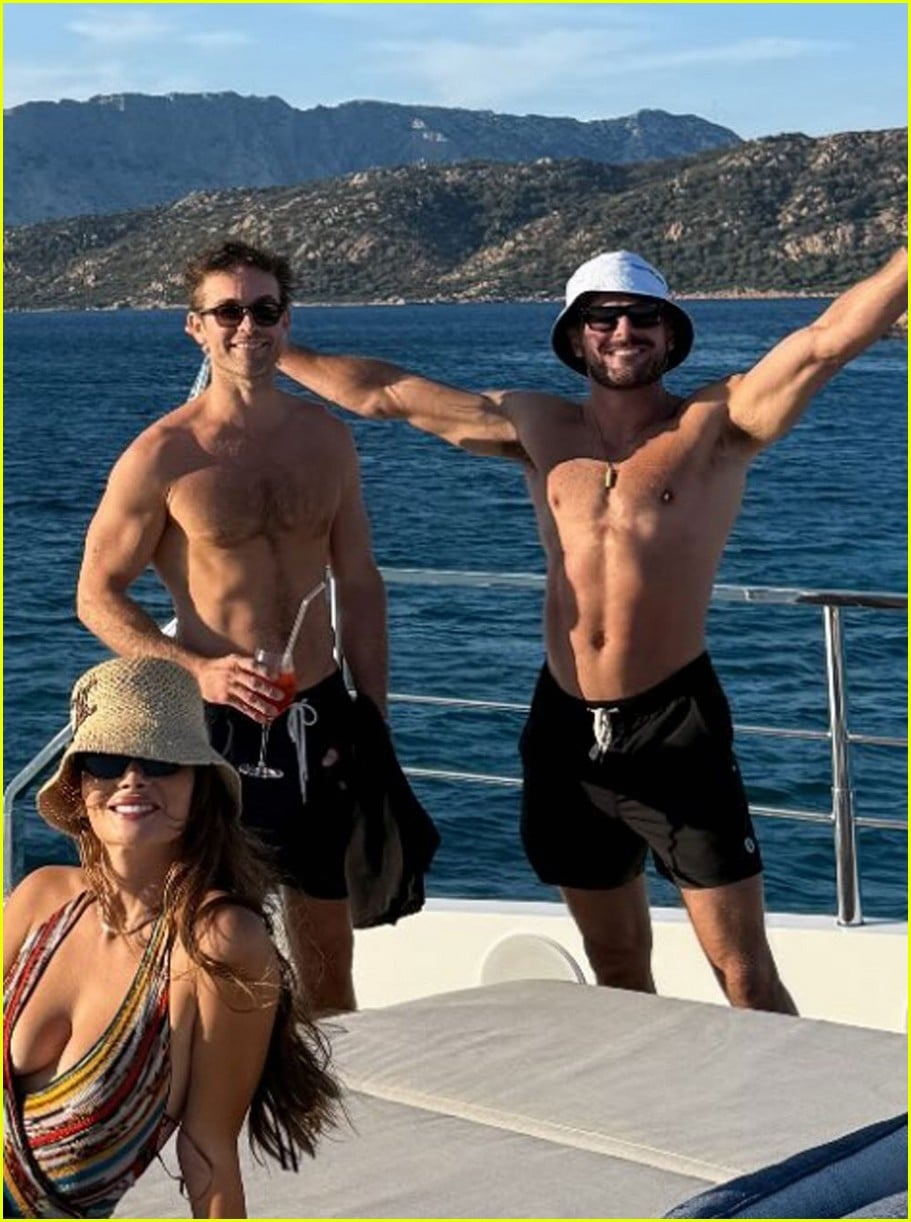 nina dobrev zac efron more on vacation 025205761