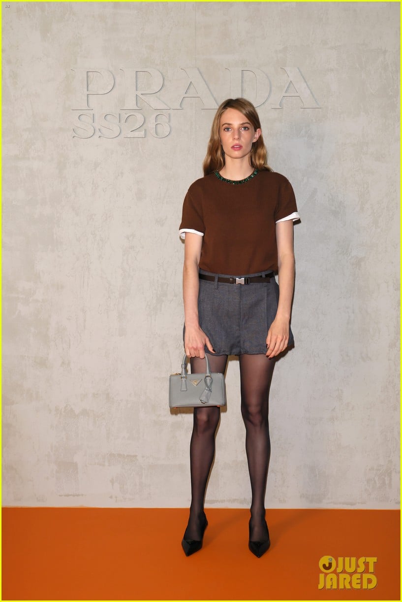 all-the-stars-at-prada-show-in-milan-20.jpg