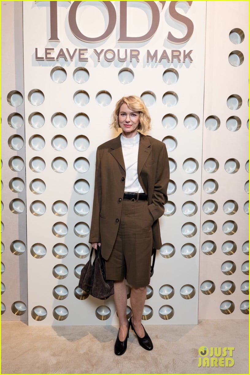 tods-2026-fashion-show-naomi-watts-01.jpg